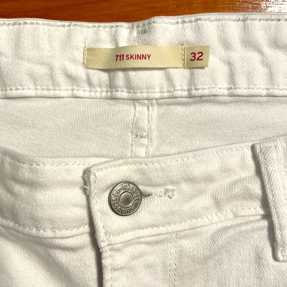 Levi Strauss Waist Size 32 White Skinny Jeans - Picture 4 of 9